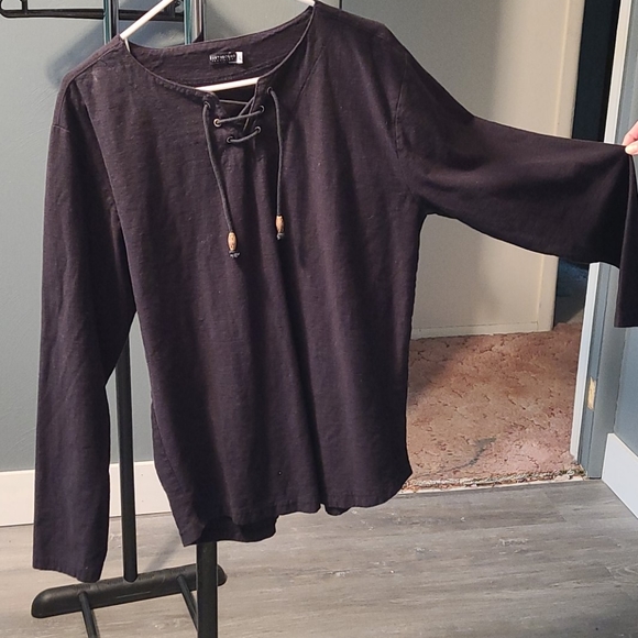 Shirt - Picture 3 of 4